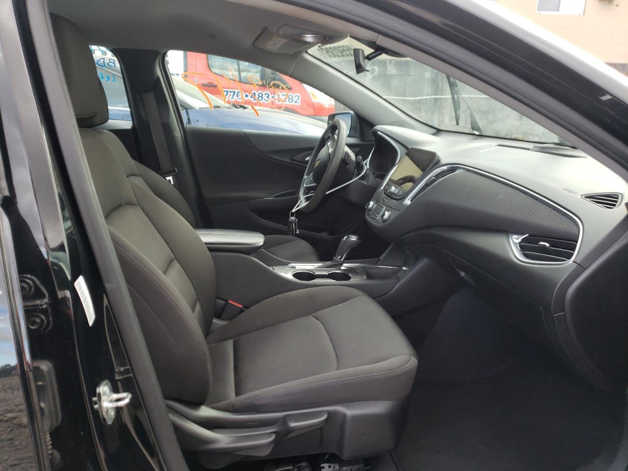 Photo 5 from auction – 2020 CHEVROLET MALIBU LT with VIN 1G1ZD5ST7LF023091
