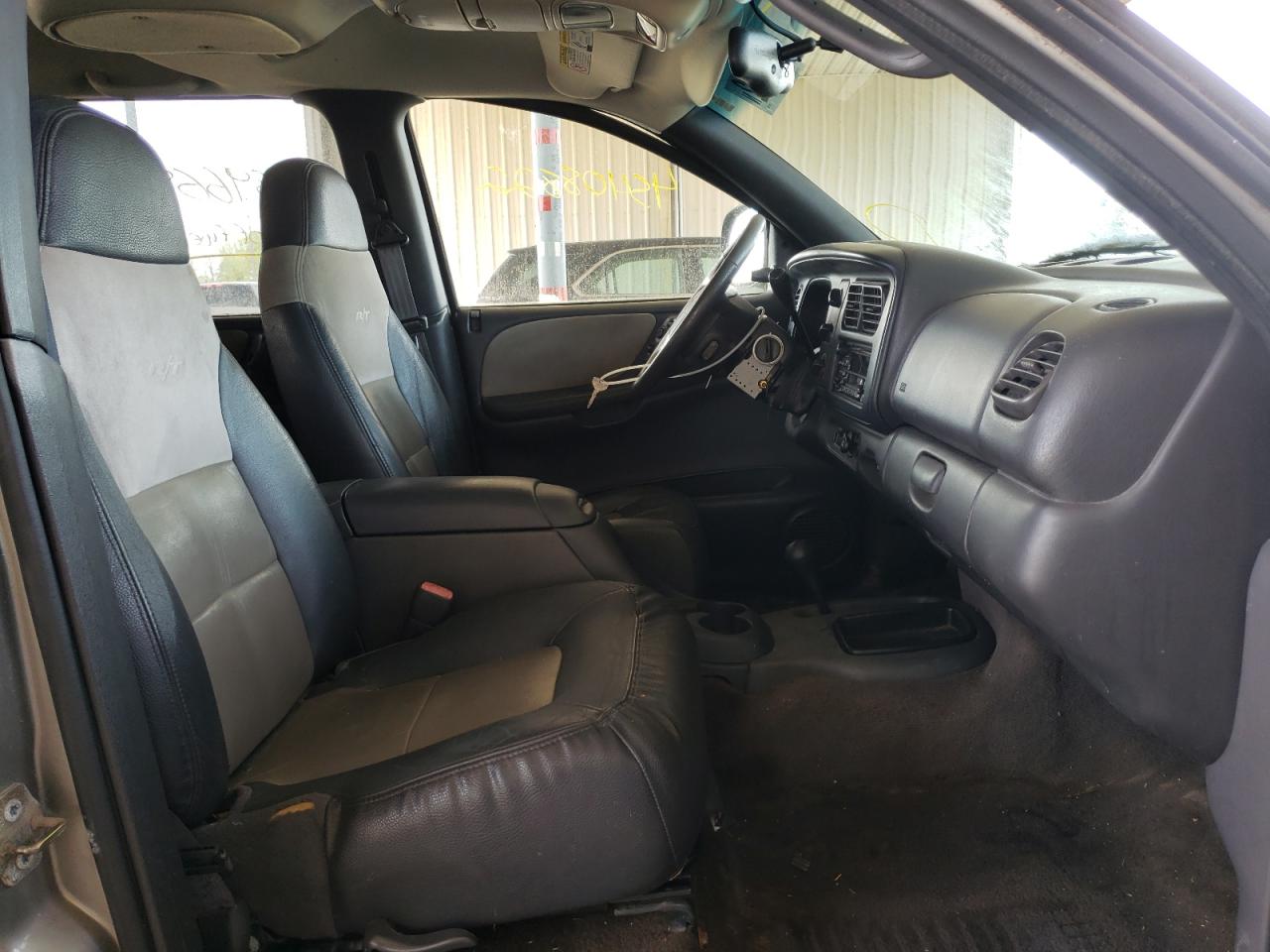 Photo 5 from auction – 2000 DODGE DURANGO with VIN 1B4HS28Z8YF262706