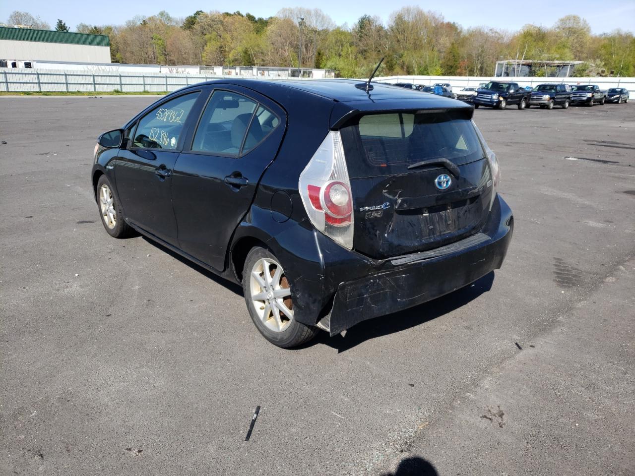 Photo 3 from auction – 2013 TOYOTA PRIUS C with VIN JTDKDTB35D1529496