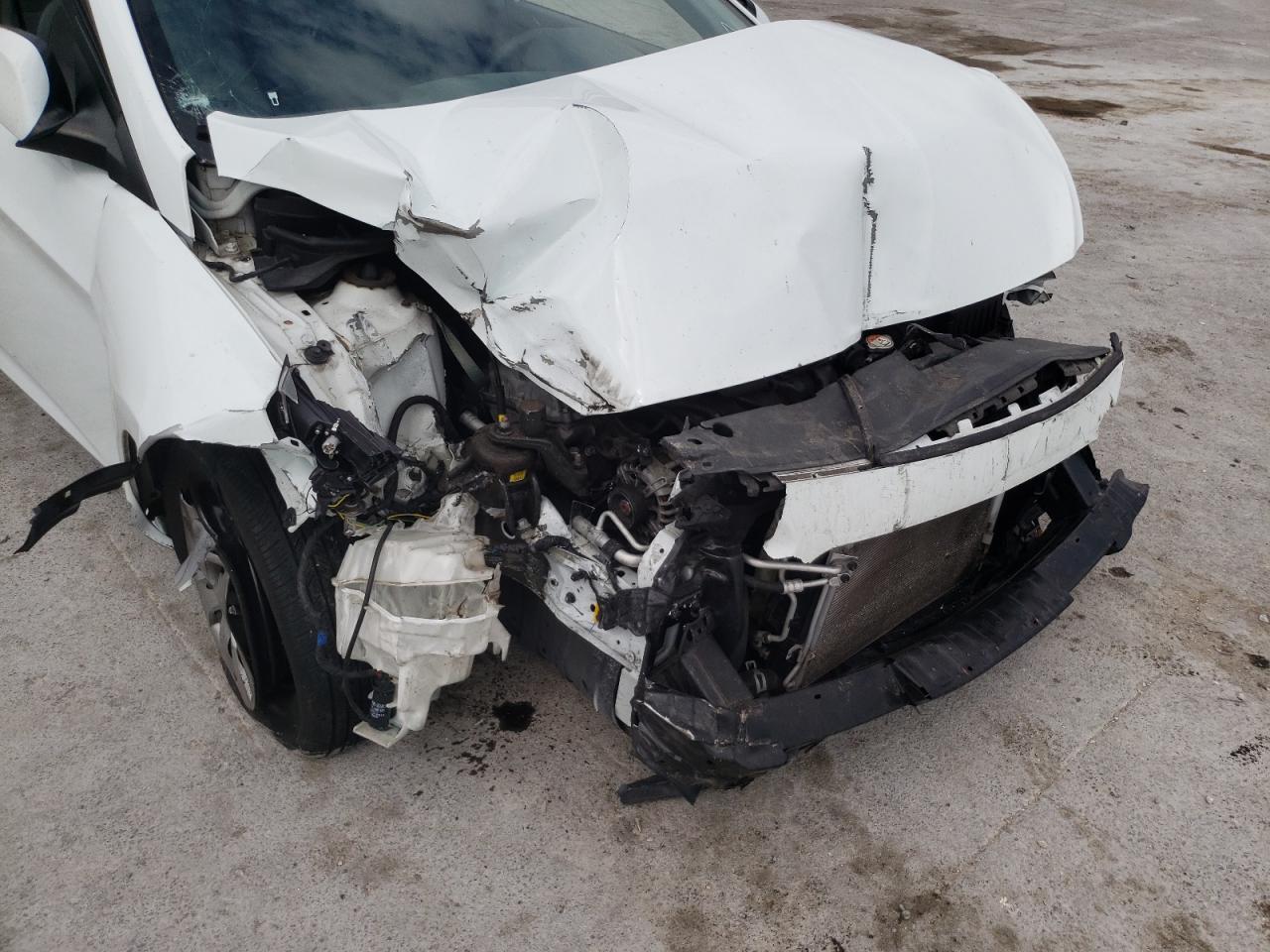Photo 9 from auction – 2015 HYUNDAI ACCENT GLS with VIN KMHCT4AE0FU855249
