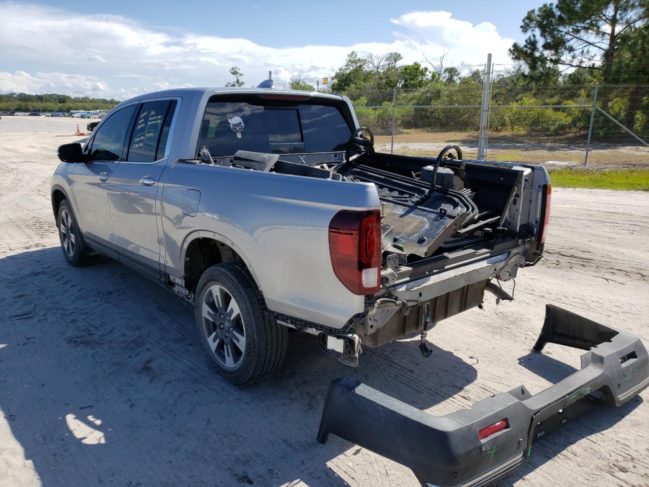 Photo 3 from auction – 2019 HONDA RIDGELINE with VIN 5FPYK3F77KB024794