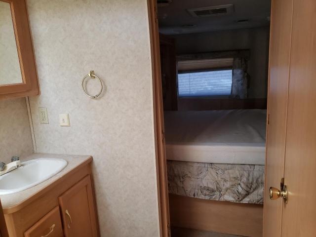 Photo 6 from auction – 2005 CHAL MOTORHOME with VIN 5B4MP67G743388888