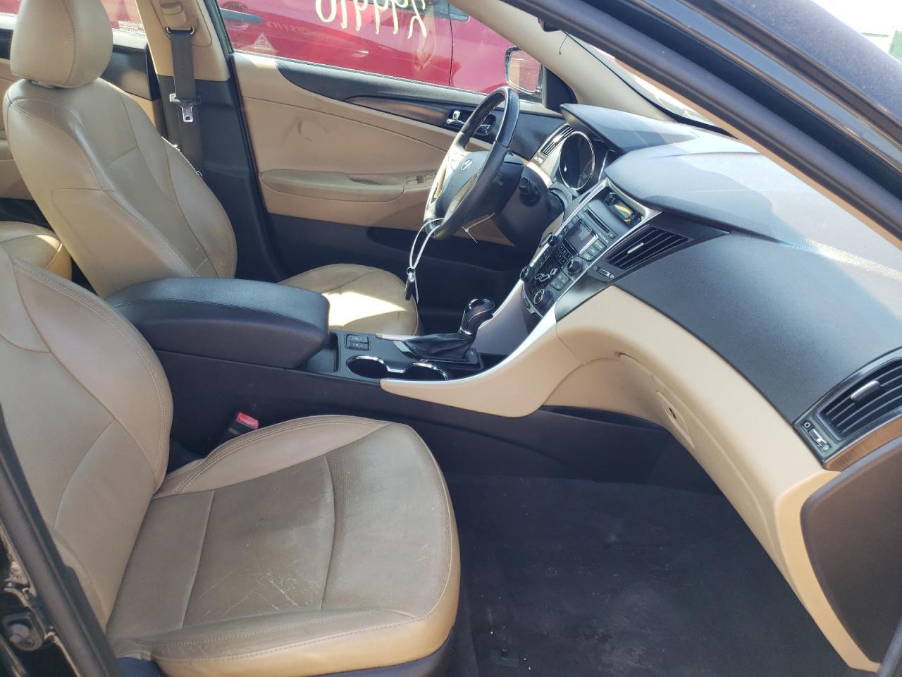 Photo 5 from auction – 2013 HYUNDAI SONATA SE with VIN 5NPEC4AC3DH589454