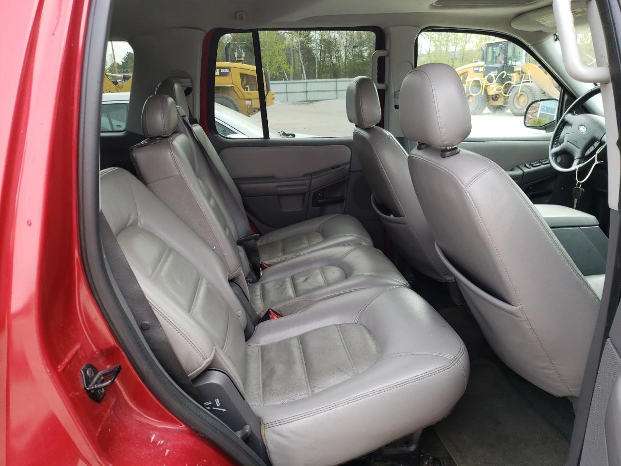 Photo 6 from auction – 2005 FORD EXPLORER X with VIN 1FMZU73E45UA41576