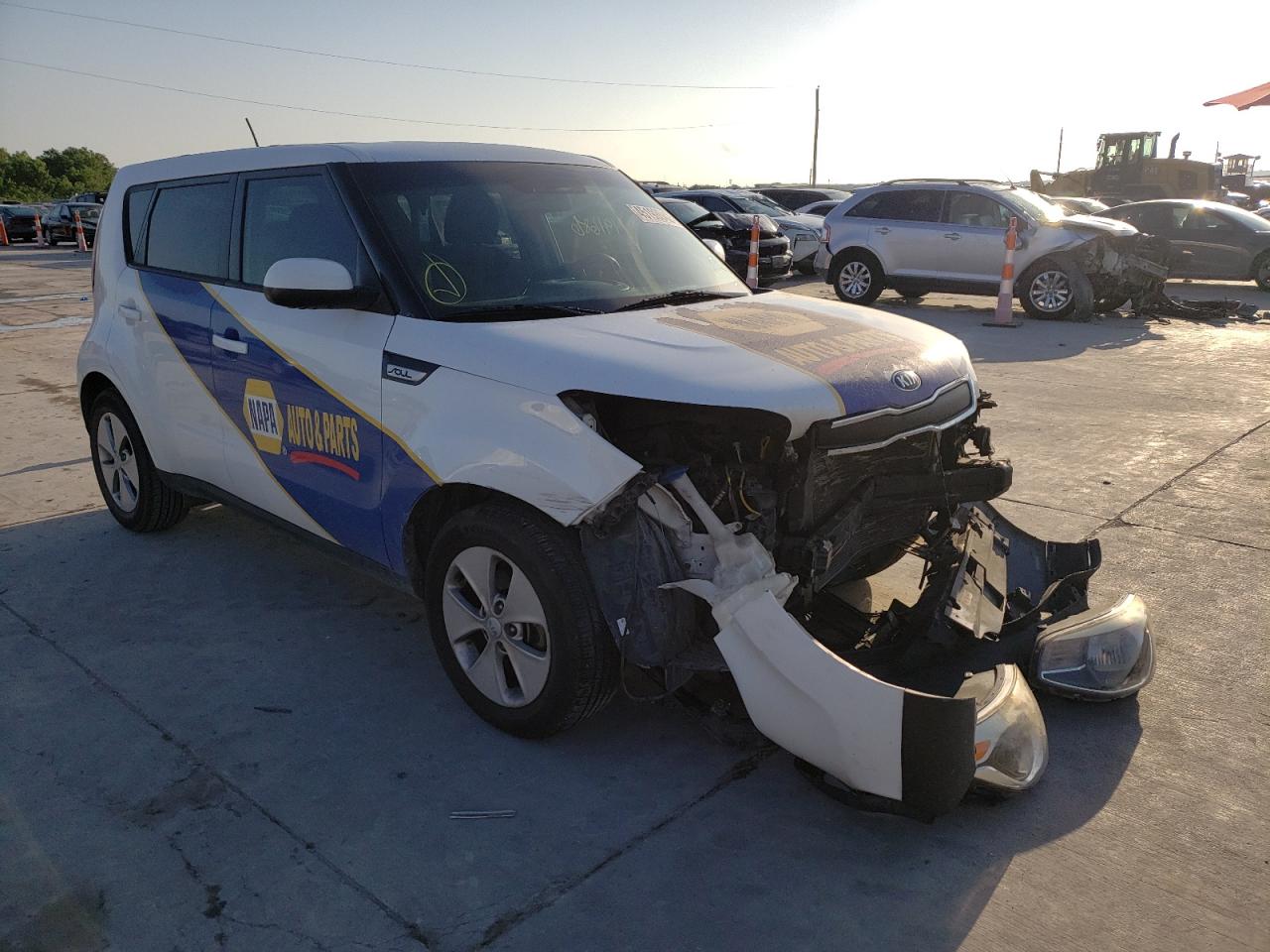 KIA SOUL 2015 with VIN KNDJN2A22F7221147 - Photo from auction