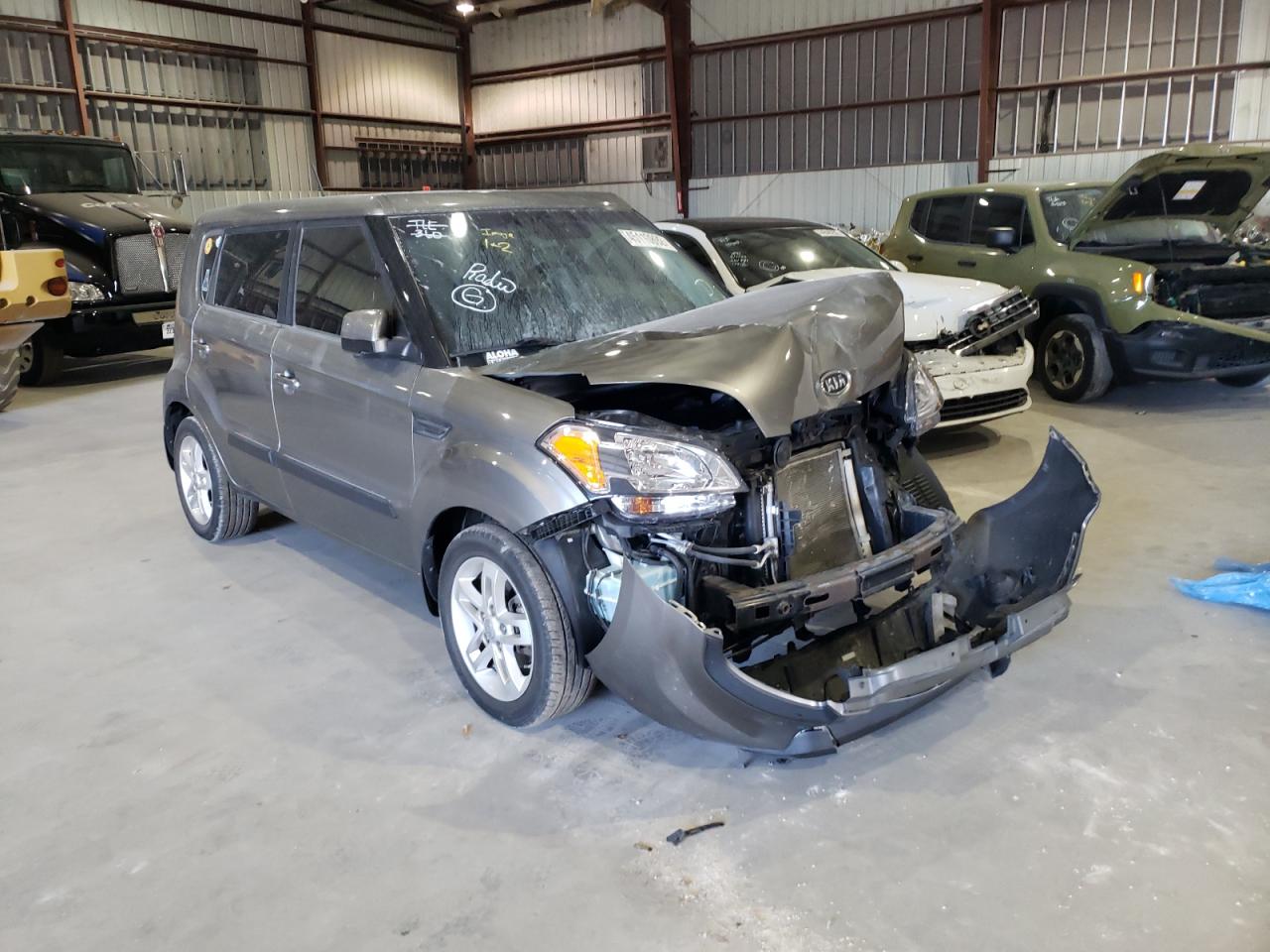 KIA SOUL + 2011 с VIN KNDJT2A24B7288512 - Снимка от търг