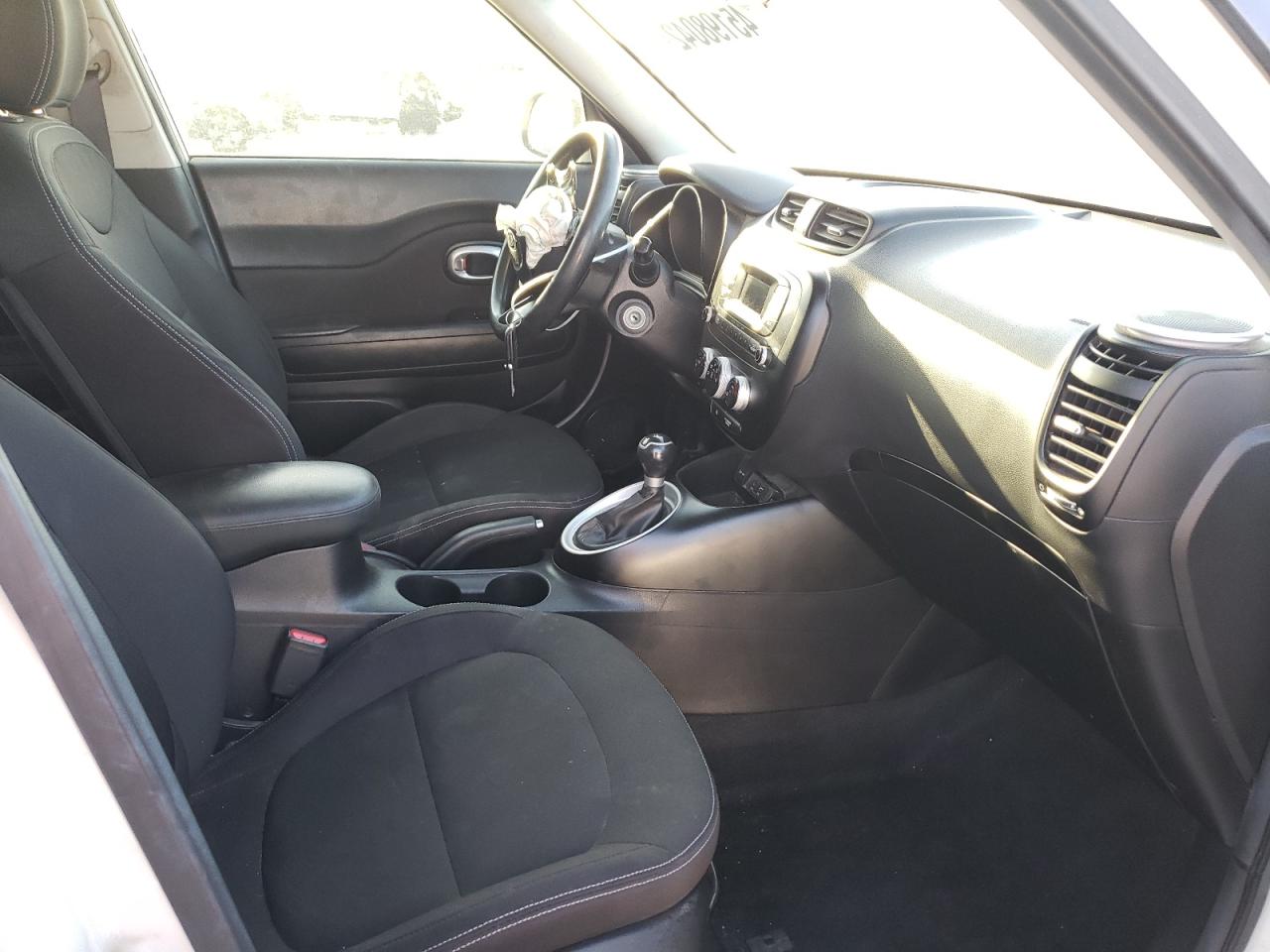 Photo 5 from auction – 2015 KIA SOUL with VIN KNDJN2A22F7221147