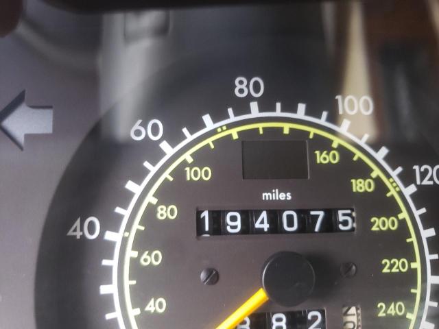 Photo 8 from auction – 1994 MERCEDES-BENZ E 320 with VIN WDBEA32E7RC136567