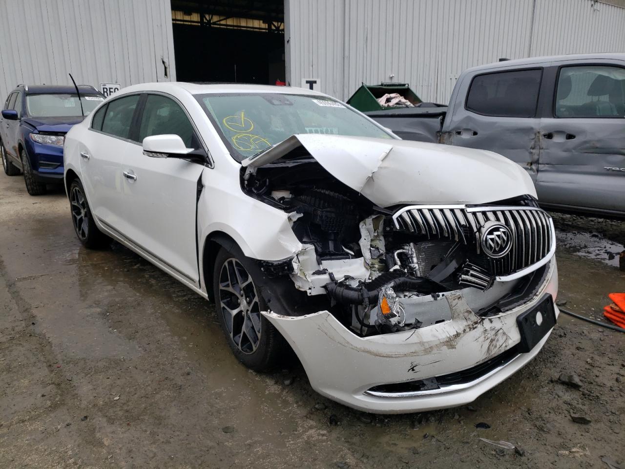 BUICK LACROSSE S 2016 with VIN 1G4G45G36GF273009 - Photo from auction