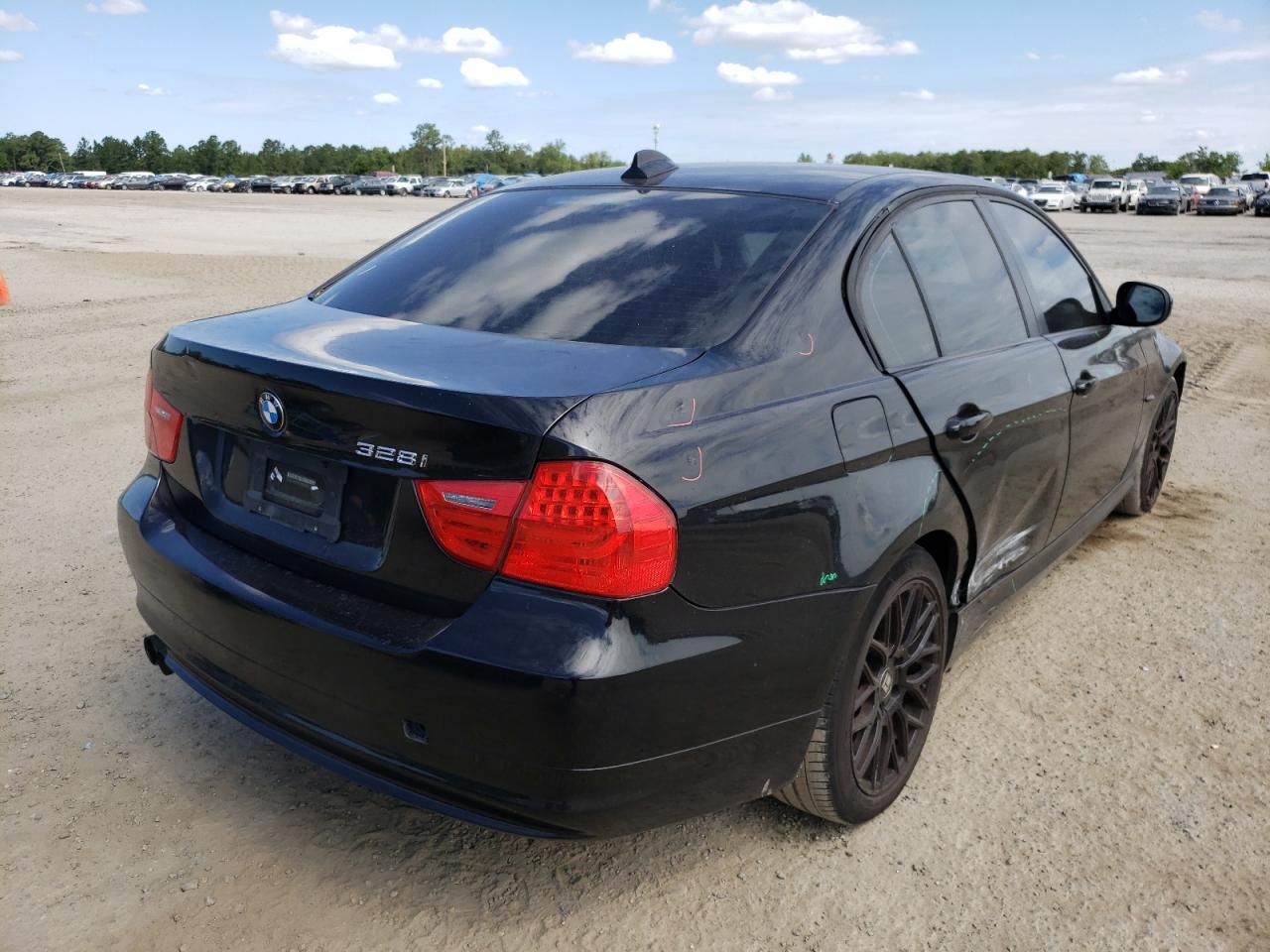 Photo 4 from auction – 2009 BMW 328 I with VIN WBAPH735X9E127827