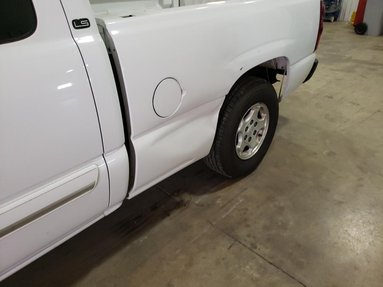 Photo 10 from auction – 2003 CHEVROLET SILVERADO with VIN 2GCEC19VX31409424