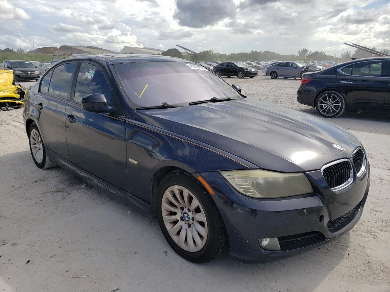 BMW 328 I 2009 with VIN WBAPH77539NL83320 - Photo from auction