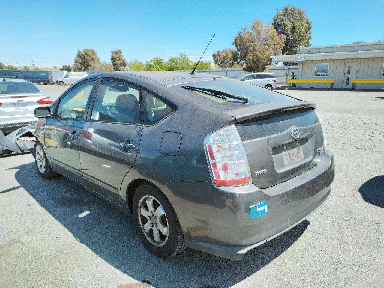 Photo 3 from auction – 2007 TOYOTA PRIUS with VIN JTDKB20U573265765
