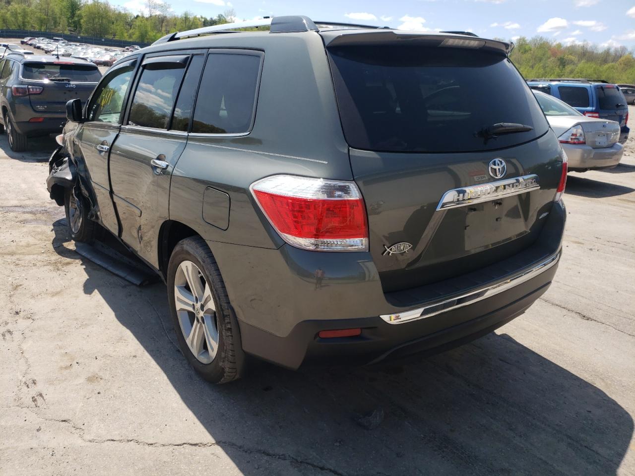 Photo 3 from auction – 2013 TOYOTA HIGHLANDER with VIN 5TDDK3EH8DS236197