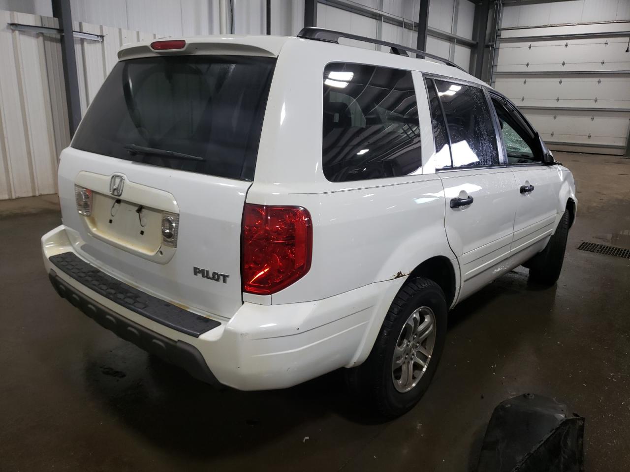 Photo 4 from auction – 2004 HONDA PILOT EXL with VIN 2HKYF18674H506322