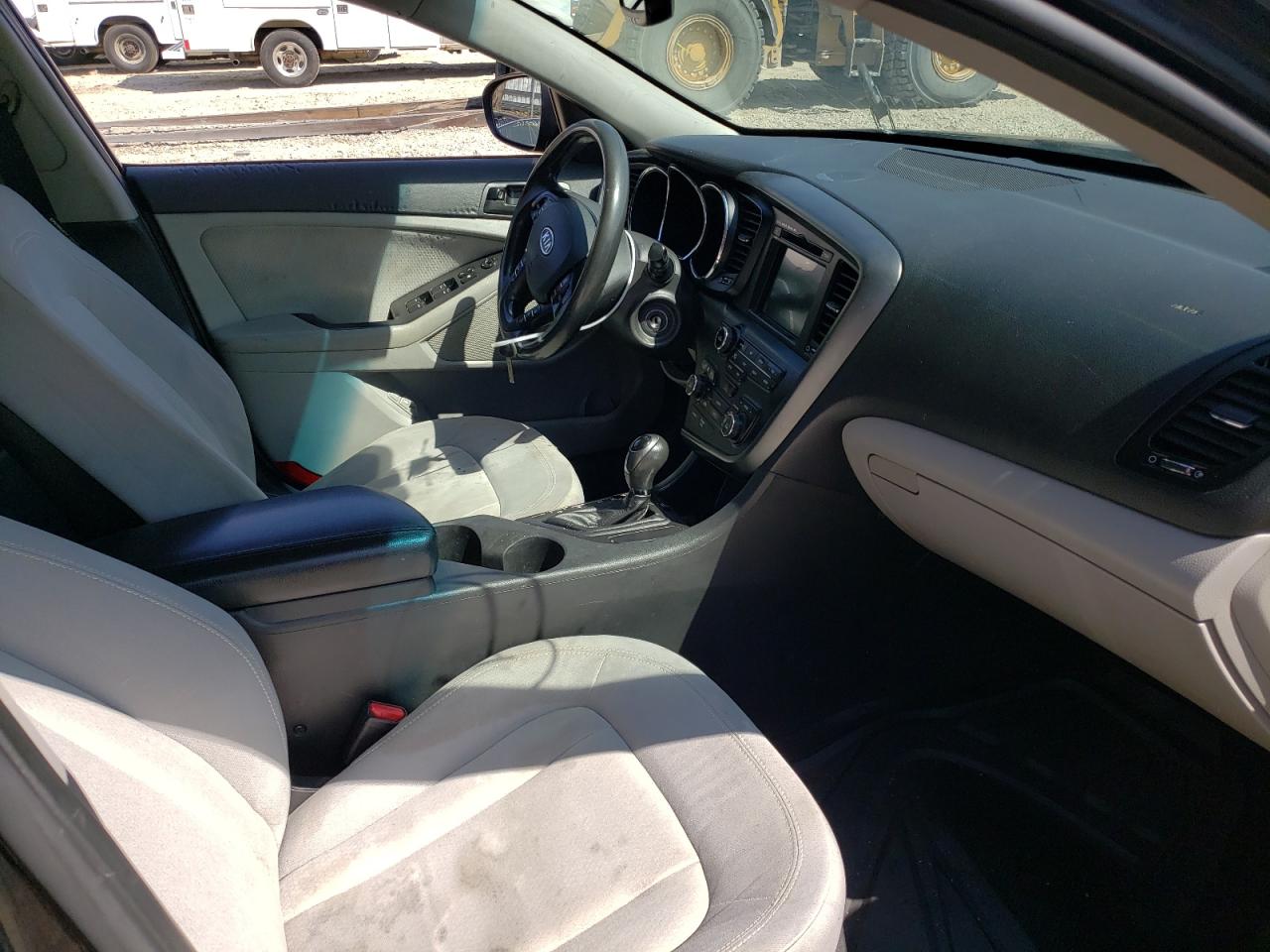 Photo 5 from auction – 2011 KIA OPTIMA LX with VIN KNAGM4A75B5064141