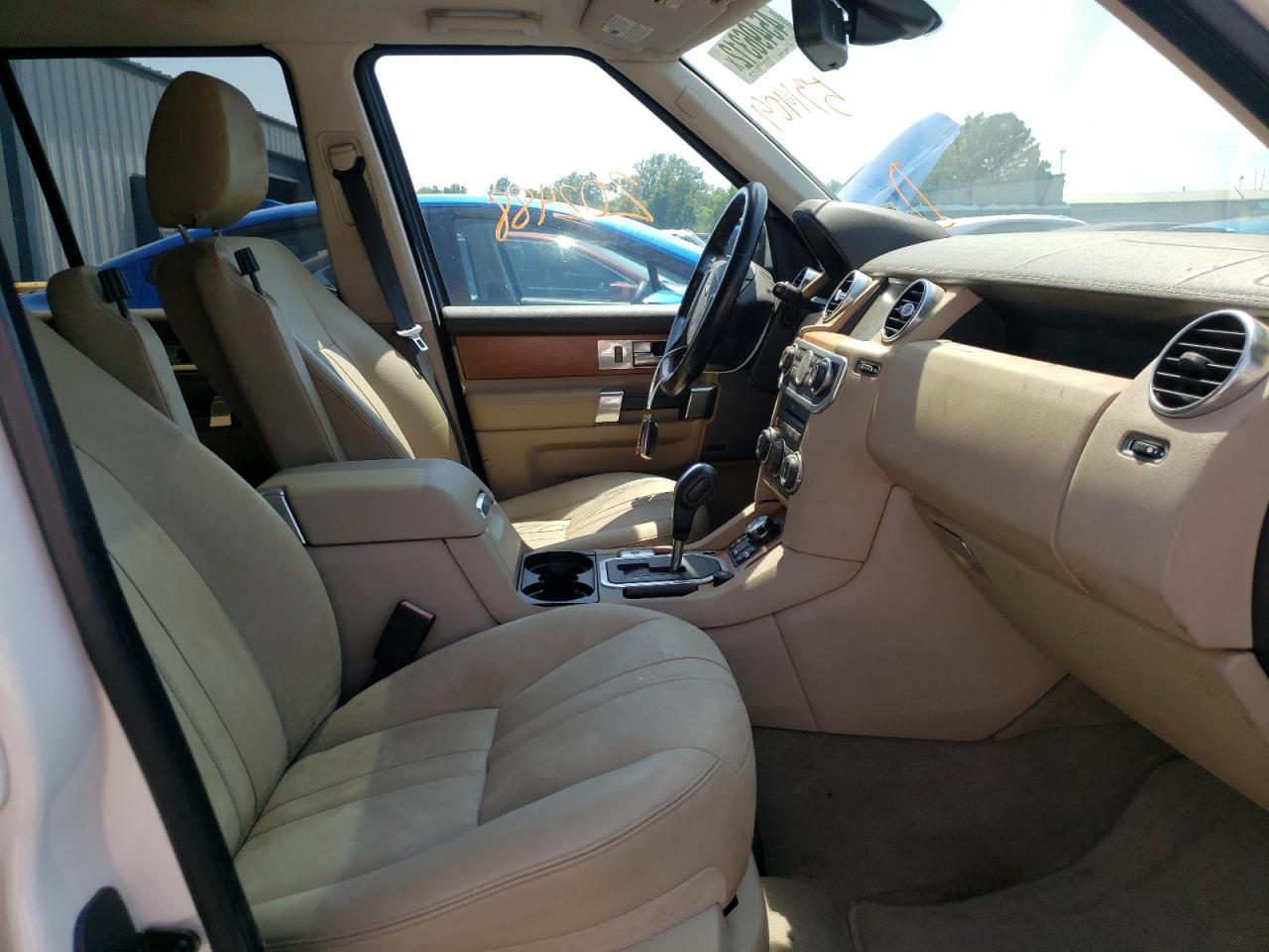 Photo 5 from auction – 2010 LAND ROVER LR4 HSE with VIN SALAG2D44AA531909