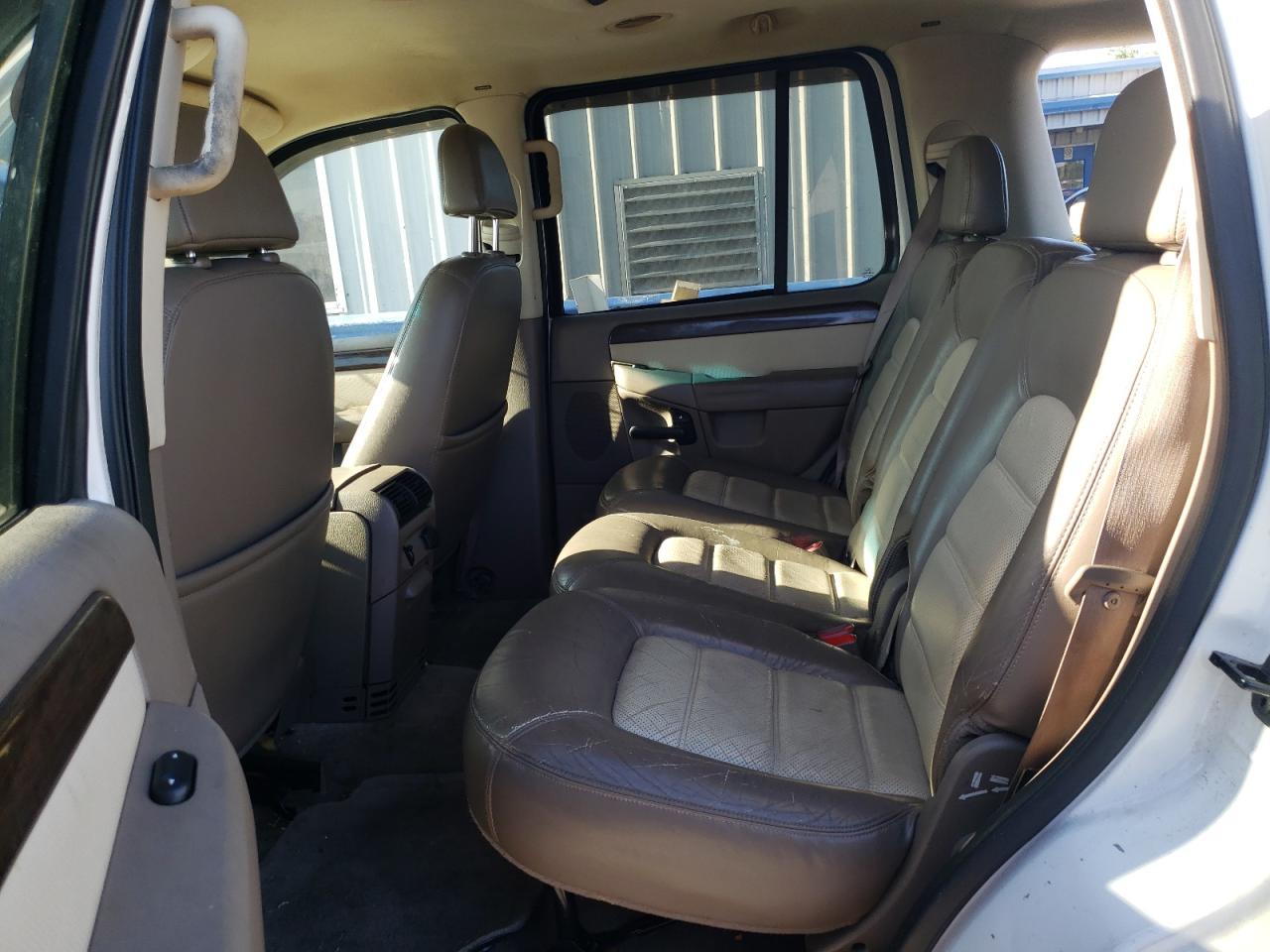 Photo 6 from auction – 2002 FORD EXPLORER E with VIN 1FMDU74E92UA21621