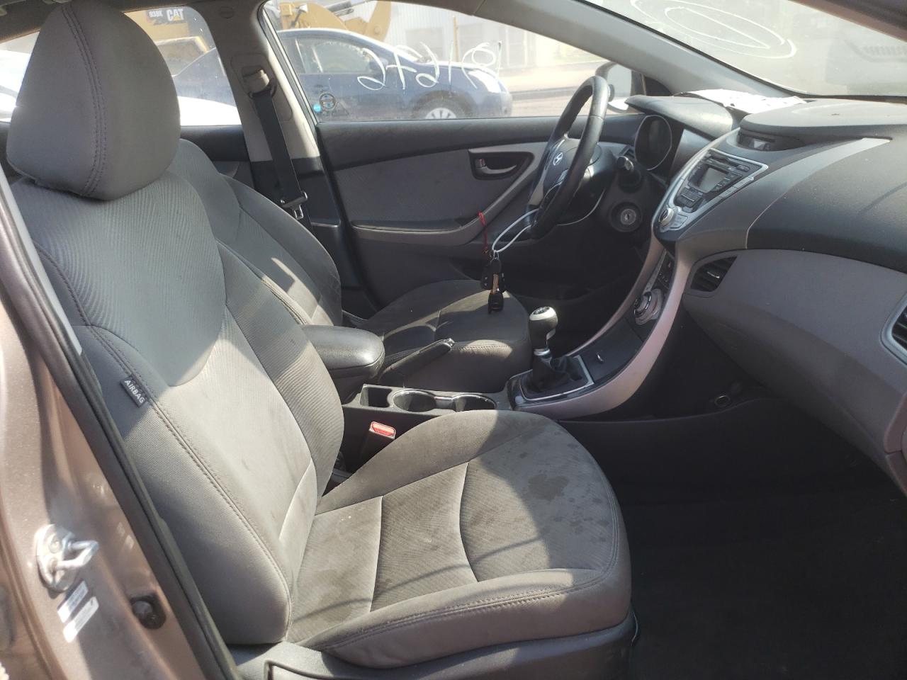 Photo 5 from auction – 2012 HYUNDAI ELANTRA GL with VIN 5NPDH4AE9CH134606
