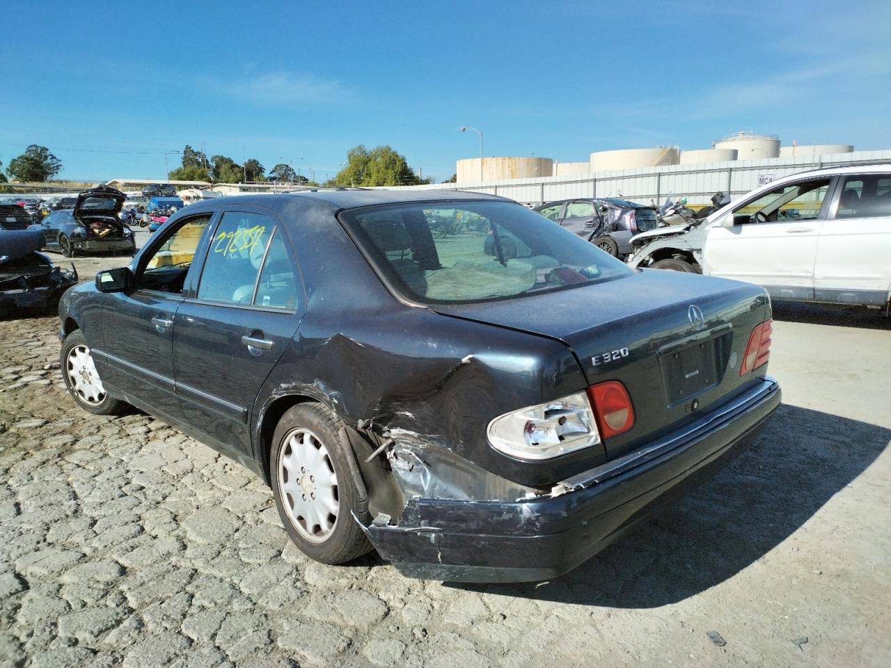 Photo 3 from auction – 1997 MERCEDES-BENZ E320 with VIN WDBJF55FXVJ029857