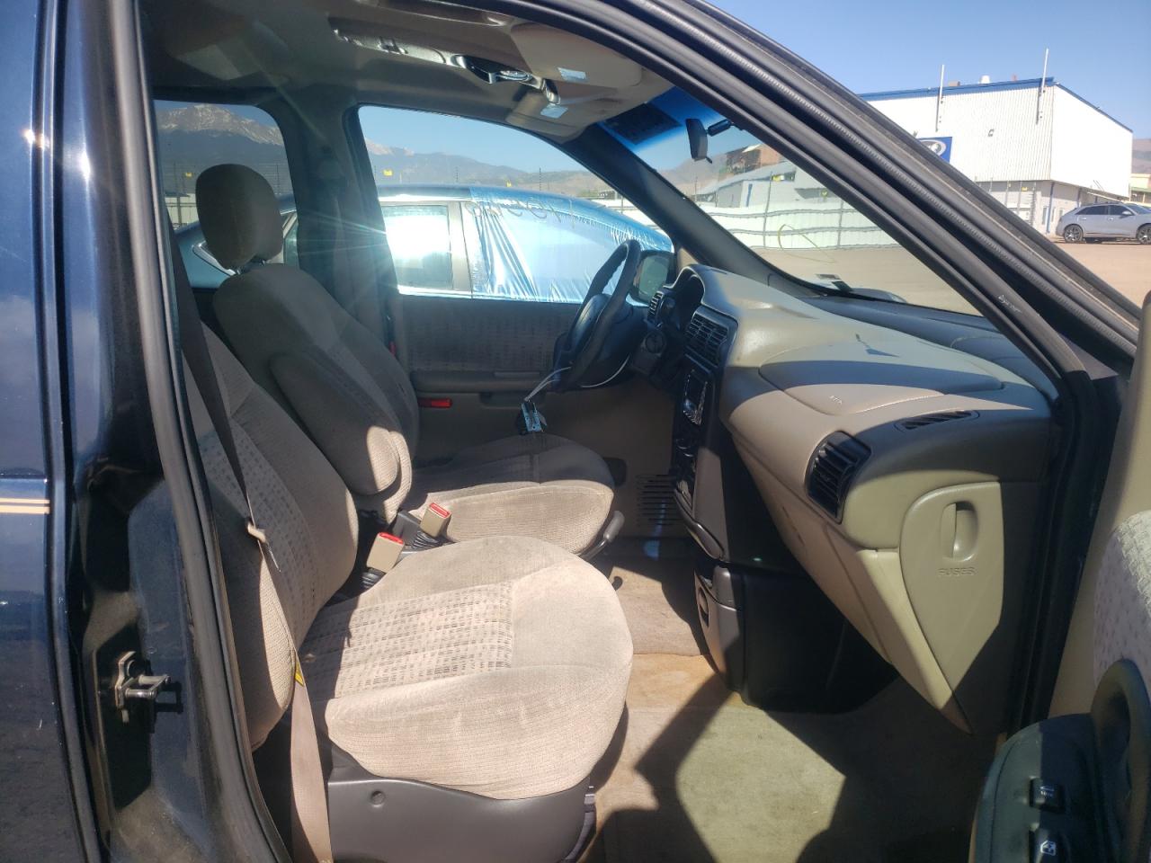 Photo 5 from auction – 2000 CHEVROLET VENTURE with VIN 1GNDX03E5YD112065