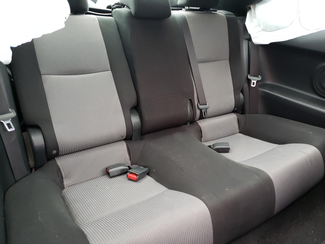 Photo 6 from auction – 2014 TOYOTA SCION TC with VIN JTKJF5C77E3087578