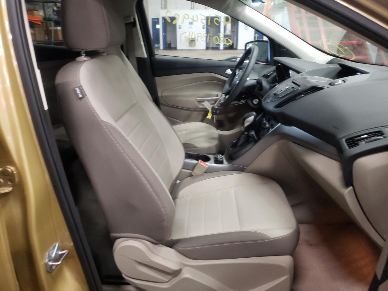Photo 5 from auction – 2014 FORD ESCAPE SE with VIN 1FMCU9GX0EUD01341
