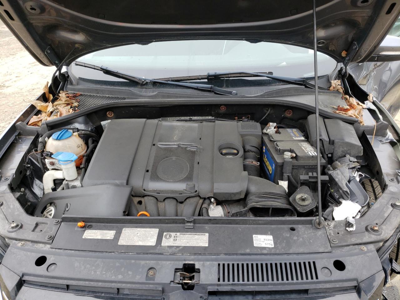 Photo 7 from auction – 2013 VOLKSWAGEN PASSAT S with VIN 1VWAP7A33DC040222