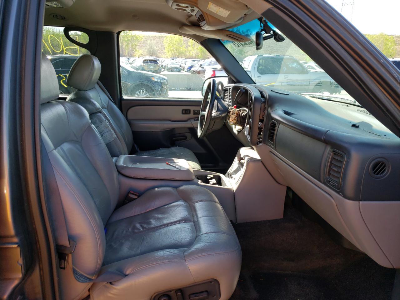 Photo 5 from auction – 2001 CHEVROLET SUBURBAN K with VIN 3GNFK16T51G174372