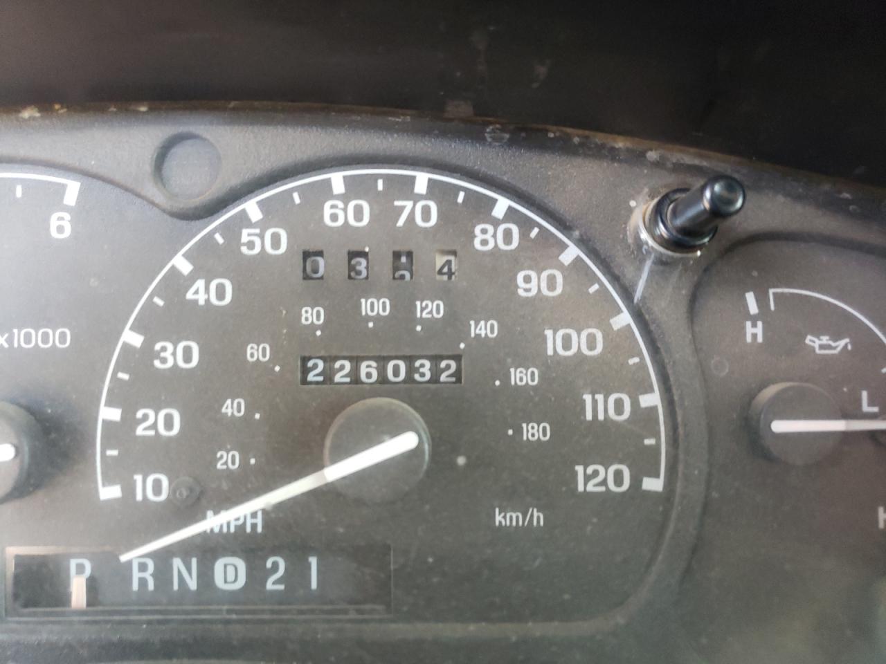 Photo 8 from auction – 2000 FORD EXPLORER S with VIN 1FMYU60E8YUB10266