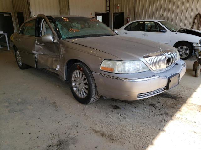 LINCOLN TOWN CAR 2003 with VIN 1LNHM82W63Y613667 - Photo from auction