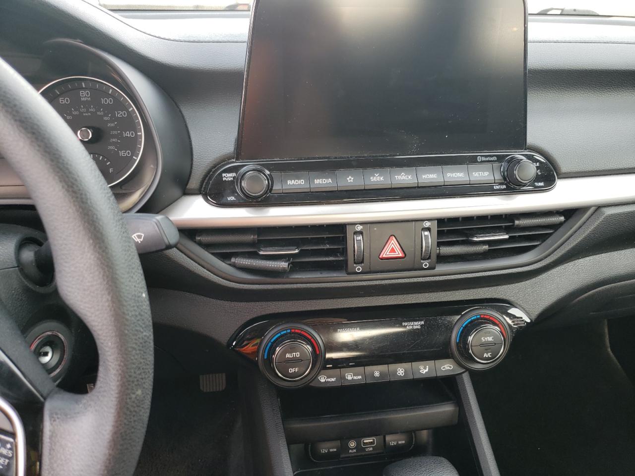 Photo 9 from auction – 2019 KIA FORTE FE with VIN 3KPF24AD0KE102941