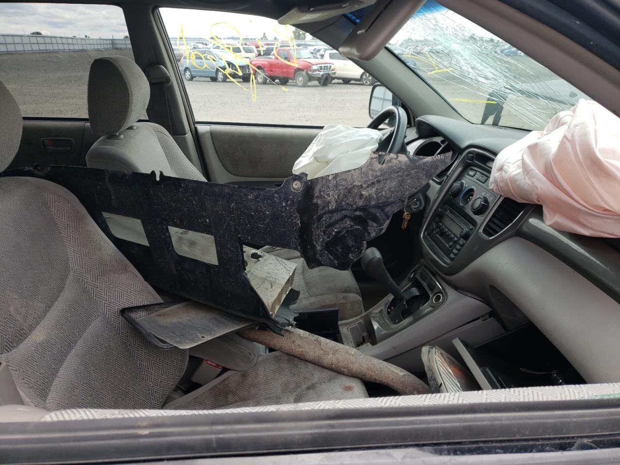 Photo 5 from auction – 2002 TOYOTA HIGHLANDER with VIN JTEHF21A420094404