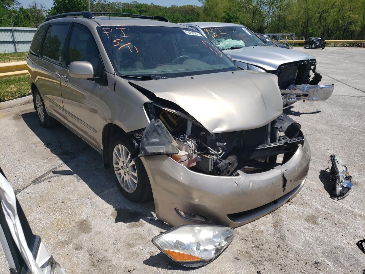 TOYOTA SIENNA XLE 2010 with VIN 5TDYK4CC5AS340690 - Photo from auction