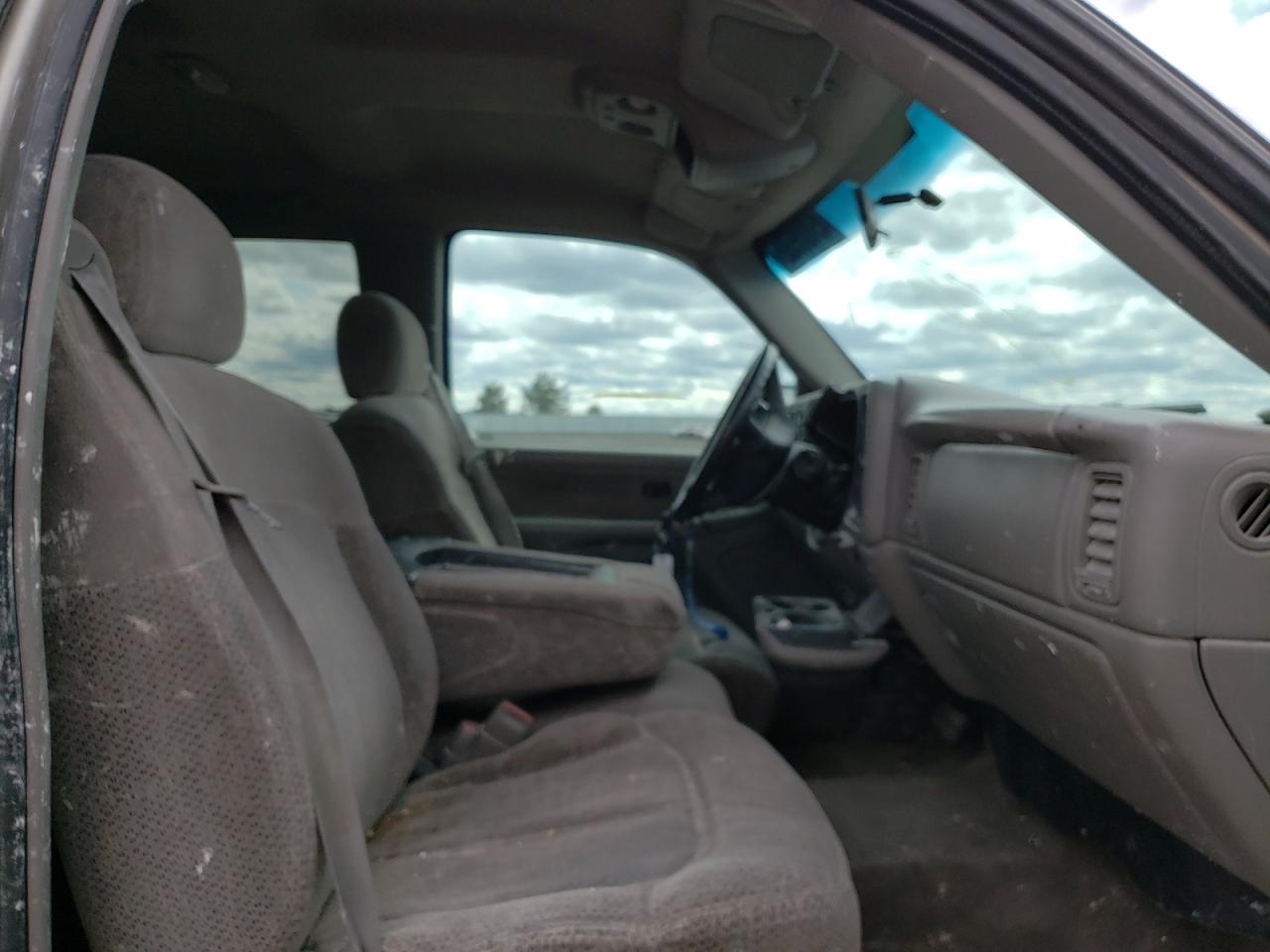 Photo 5 from auction – 1999 CHEVROLET SILVERADO with VIN 1GCEK19T6XE182190