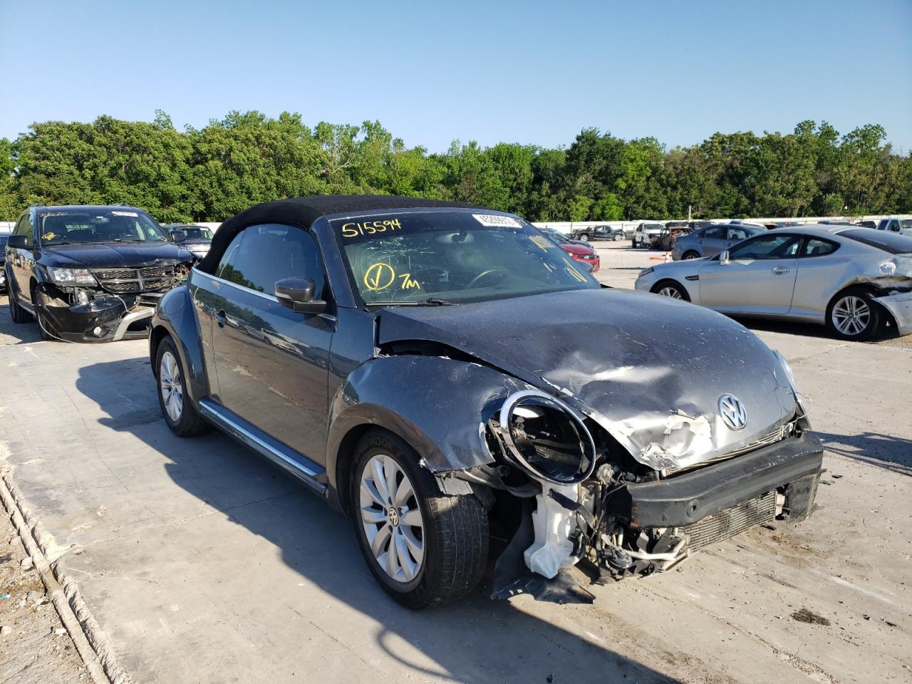 VOLKSWAGEN BEETLE S 2018 with VIN 3VW5DAAT3JM515594 - Photo from auction