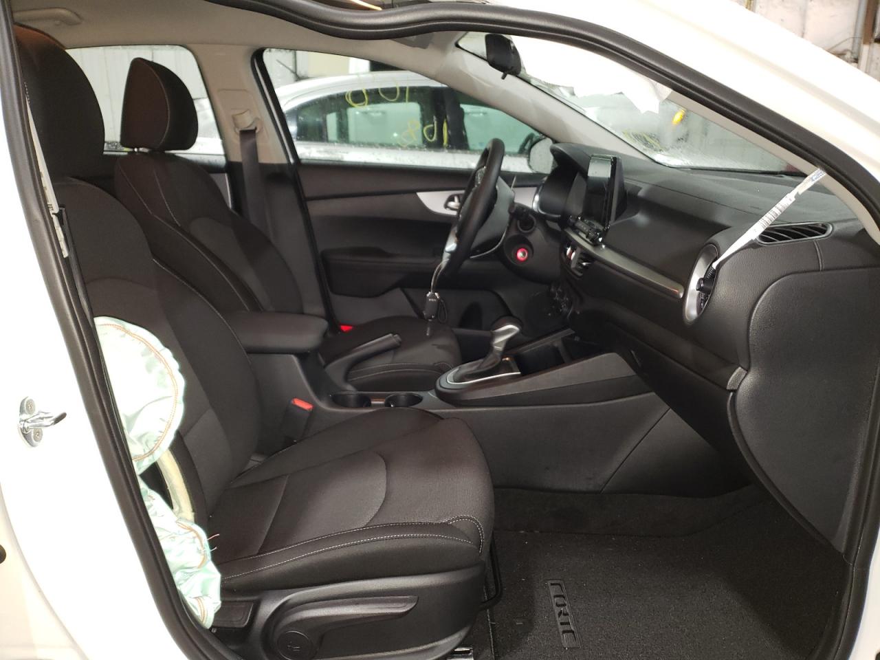 Photo 5 from auction – 2022 KIA FORTE FE with VIN 3KPF24AD1NE433404
