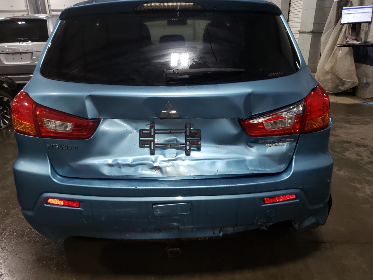 Photo 9 from auction – 2011 MITSUBISHI OUTLANDER with VIN JA4AR4AU4BZ012714