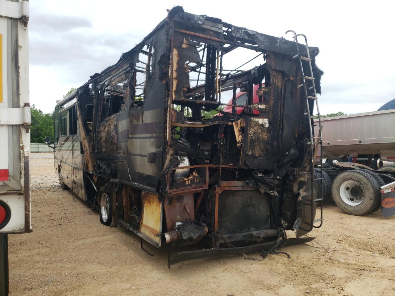 Photo 3 from auction – 2007 FREIGHTLINER CHASSIS X with VIN 4UZAB2DC77CY50579