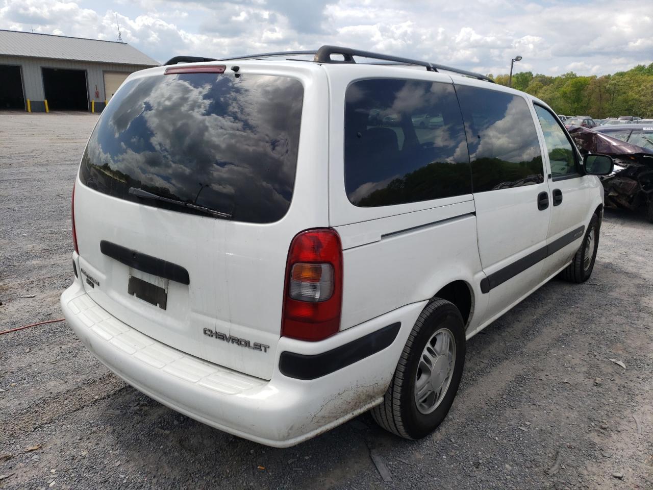 Photo 4 from auction – 2000 CHEVROLET VENTURE with VIN 1GNDX03E7YD198141