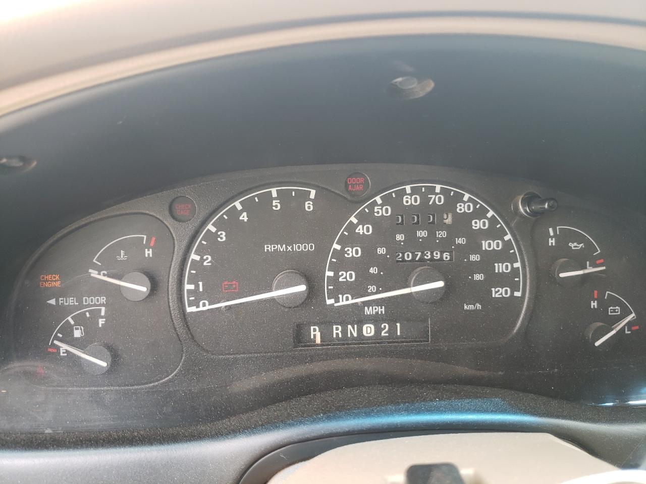 Photo 8 from auction – 2000 FORD EXPLORER E with VIN 1FMZU74E1YZB72969