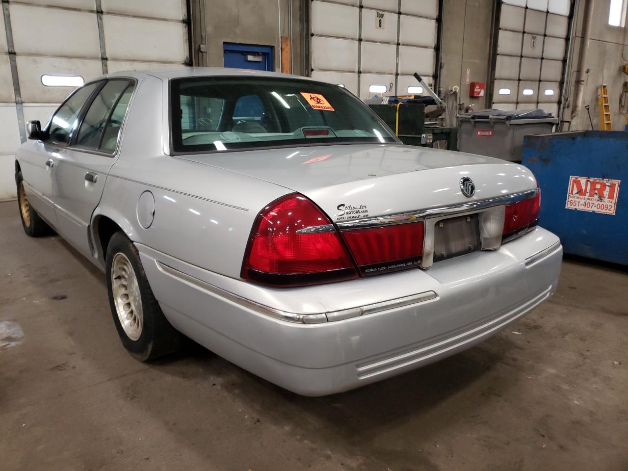 Photo 3 from auction – 2000 MERCURY GRAND MARQ with VIN 2MEFM75W8YX739262