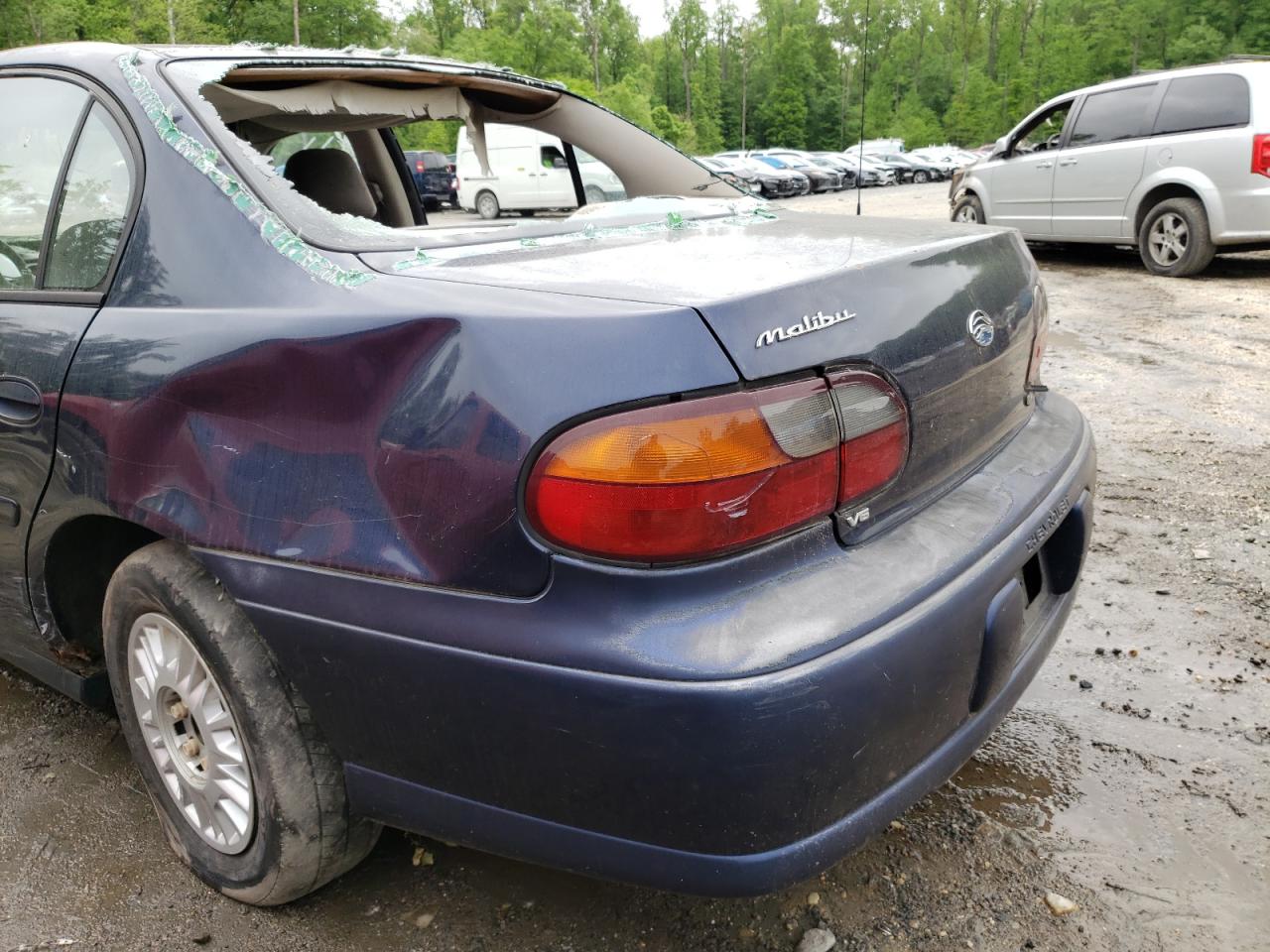 Photo 9 from auction – 2001 CHEVROLET MALIBU with VIN 1G1ND52J216112237
