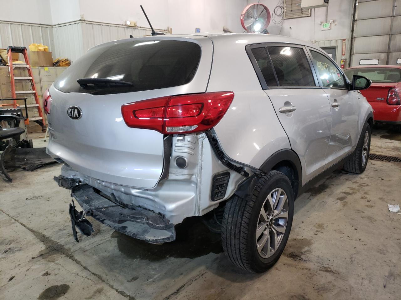 Photo 4 from auction – 2015 KIA SPORTAGE L with VIN KNDPBCAC5F7683722