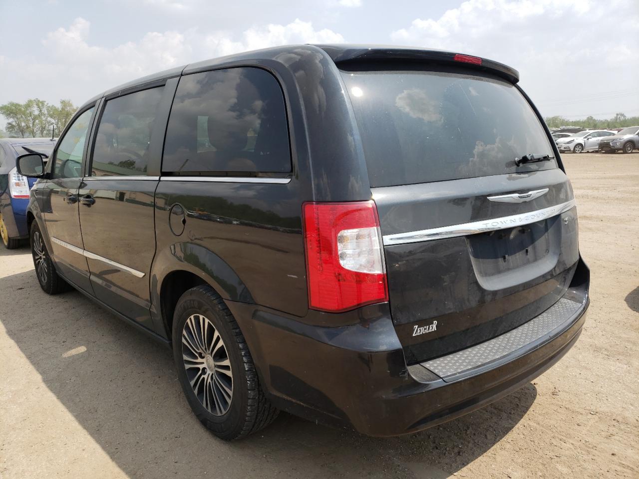 Photo 3 from auction – 2014 CHRYSLER TOWN & COU with VIN 2C4RC1HG3ER333067