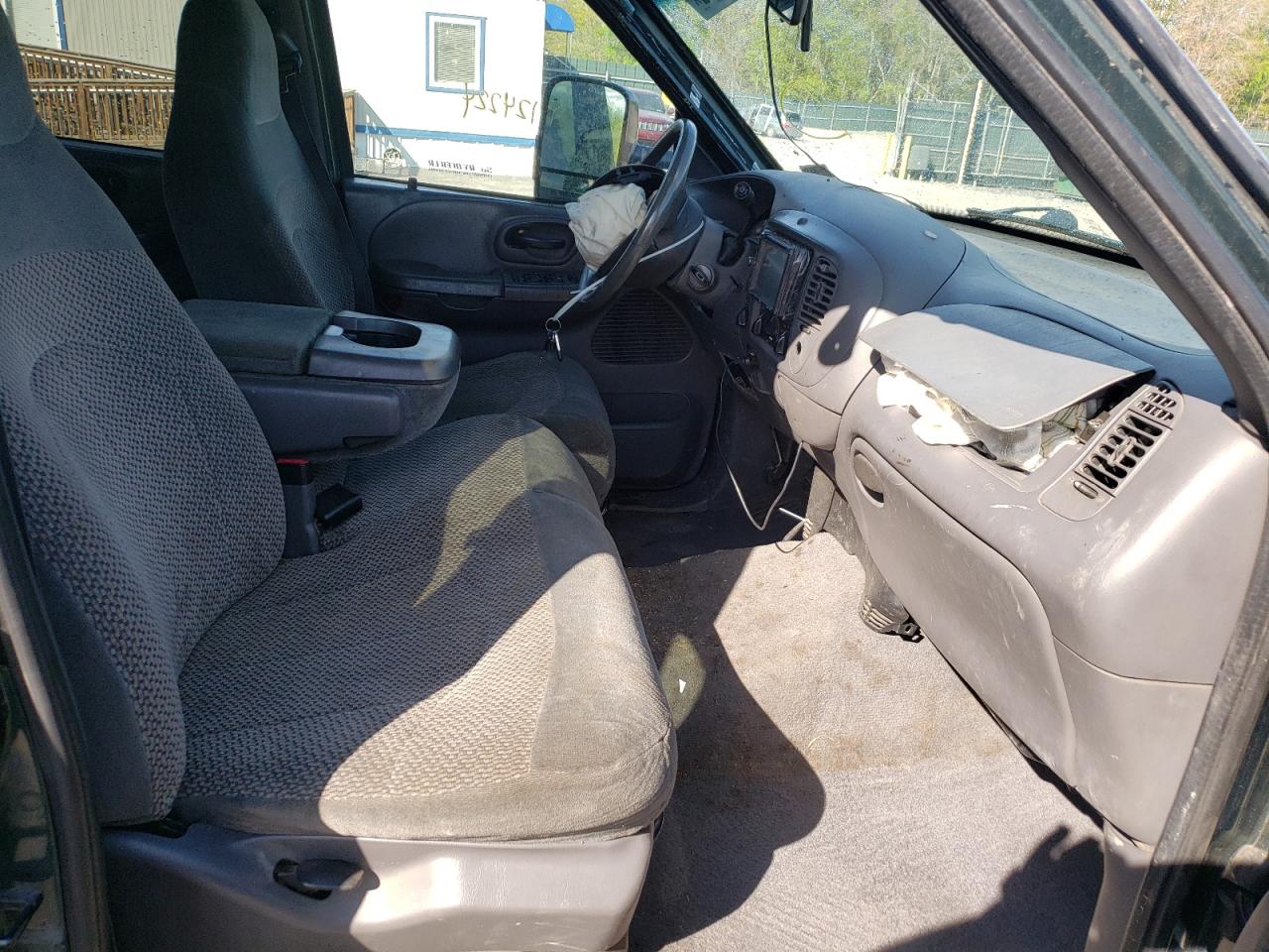 Photo 5 from auction – 2001 FORD F150 SUPER with VIN 1FTRW08LX1KE65752