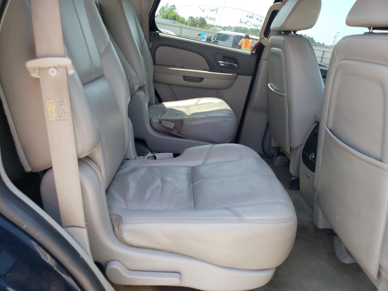 Photo 6 from auction – 2007 GMC YUKON with VIN 1GKFC13J57R210826