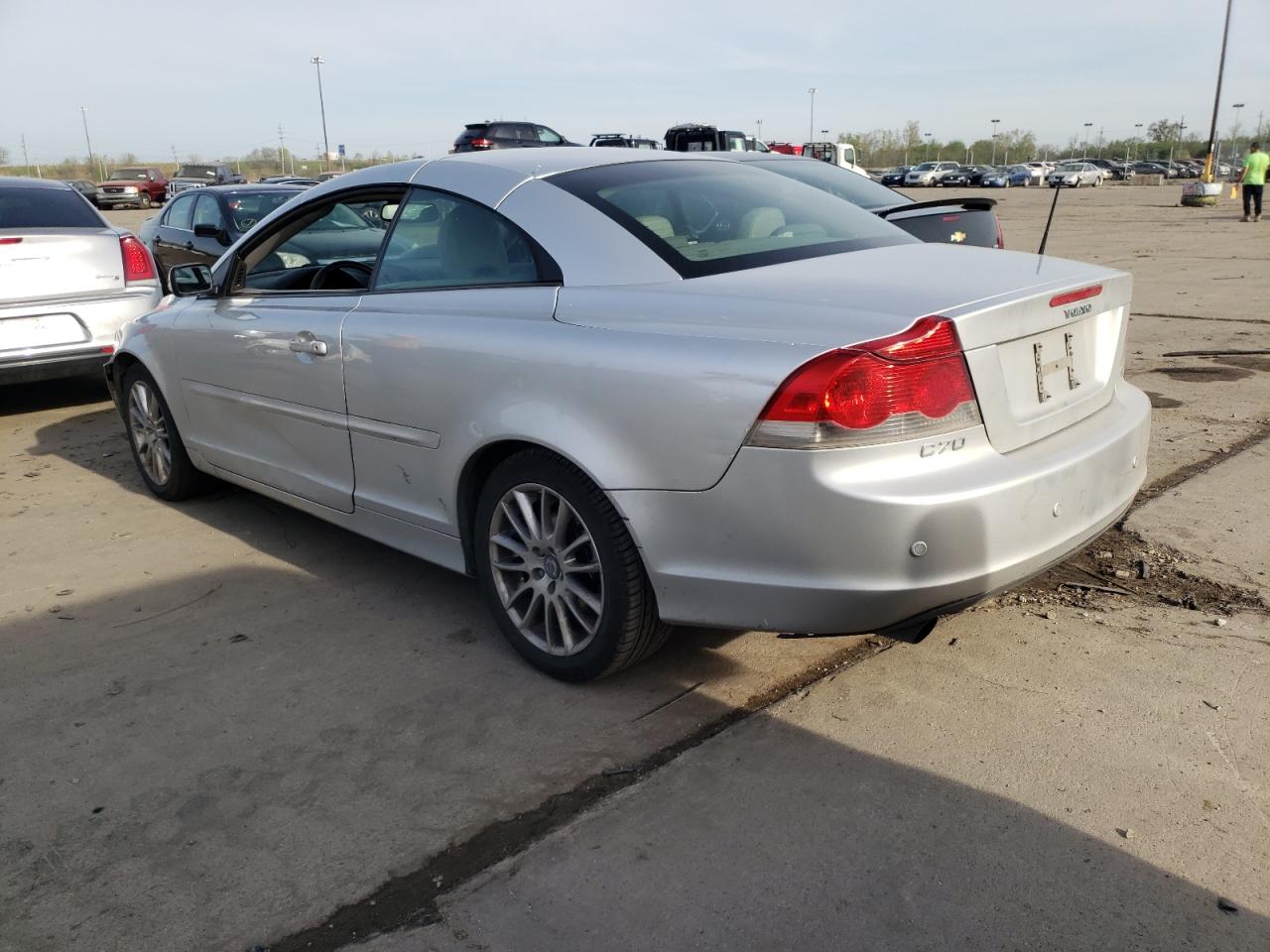 Photo 3 from auction – 2006 VOLVO C70 T5 with VIN YV1MC68246J004017