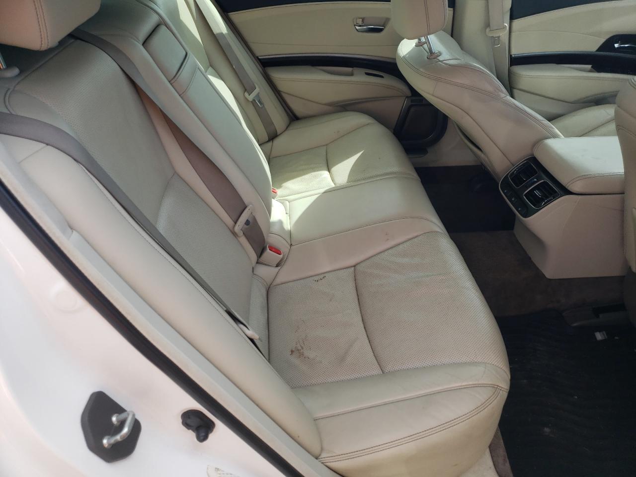 Photo 6 from auction – 2014 ACURA RLX ADVANC with VIN JH4KC1F94EC006240