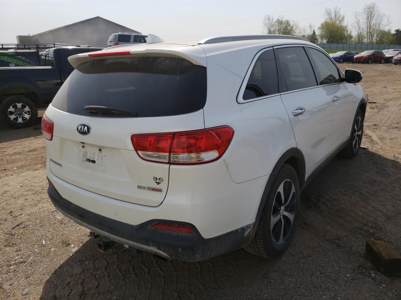 Photo 4 from auction – 2016 KIA SORENTO EX with VIN 5XYPHDA16GG138734